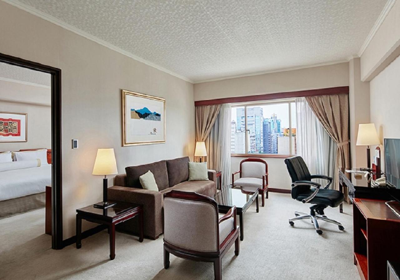 The Howard Plaza Hotel Đài Bắc Phòng bức ảnh A suite at the hotel