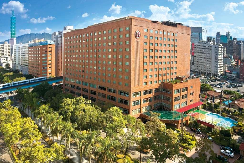 The Howard Plaza Hotel Đài Bắc Ngoại thất bức ảnh Kaohsiung Medical University Hospital